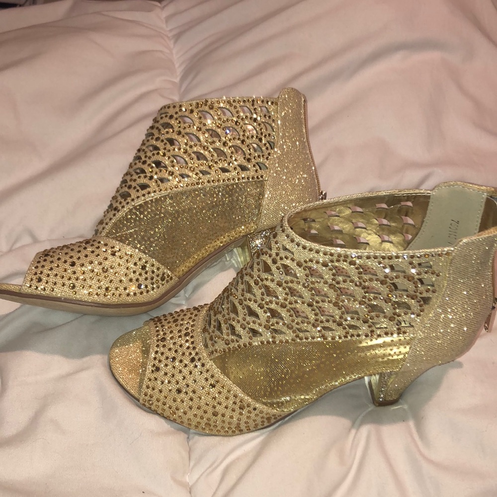 Gold sparkle heels